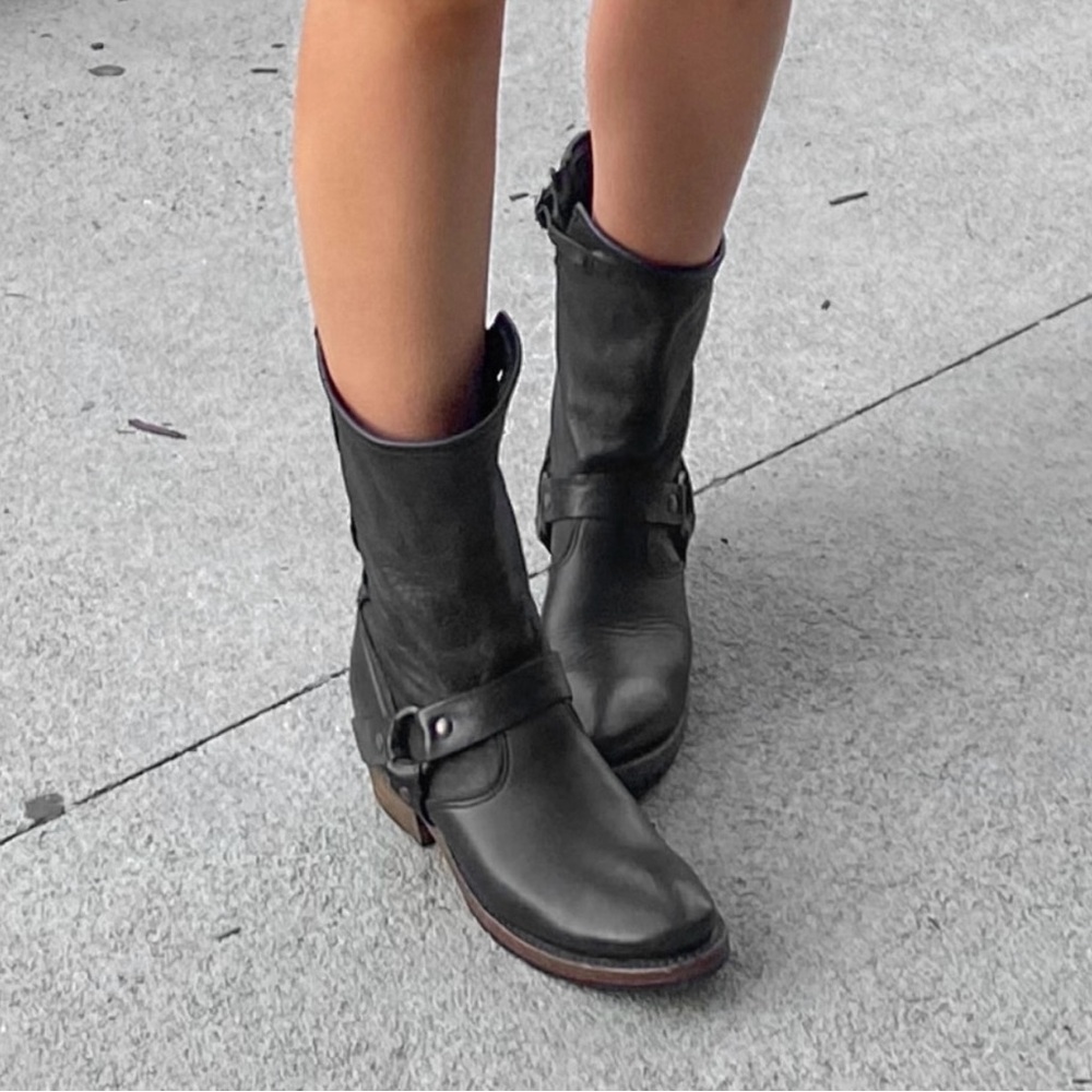 Vintage Shoe Company Women's Black Eliza Moto Biker Western Leather Boots